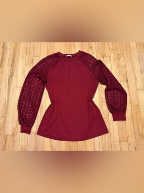 Women's Burgundy Lace-Sleeve Top Large